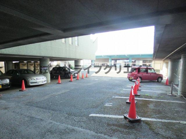 グランバリュー八王子北野の駐車場