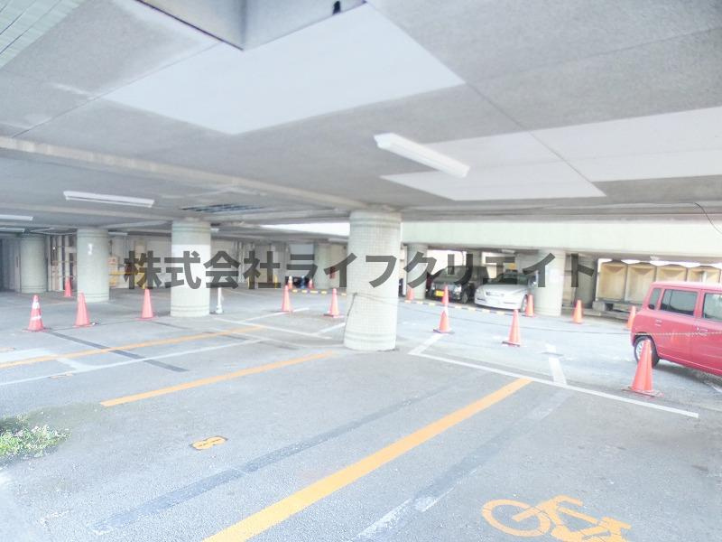 グランバリュー八王子北野の駐車場
