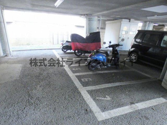グランバリュー八王子北野の駐車場