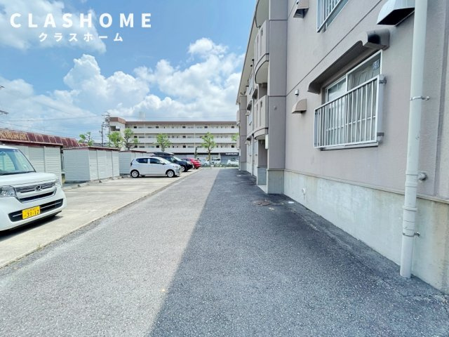 メゾングロワール　　刈谷市近郊の賃貸はクラスホーム刈谷店の駐車場