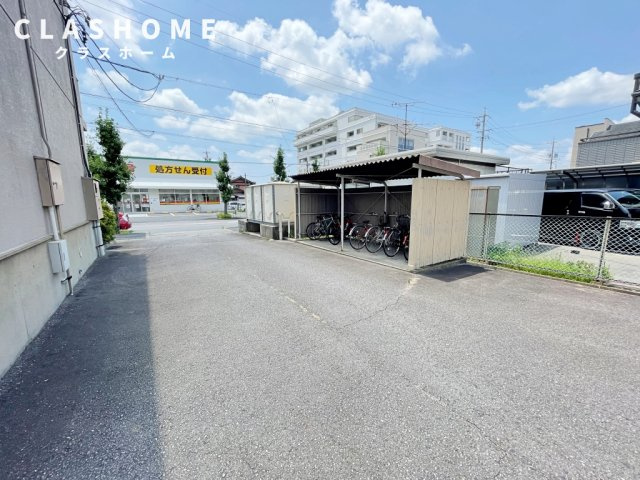 メゾングロワール　　刈谷市近郊の賃貸はクラスホーム刈谷店の駐車場