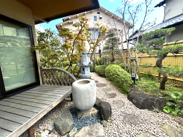 宝塚市鶴の荘　戸建　の庭