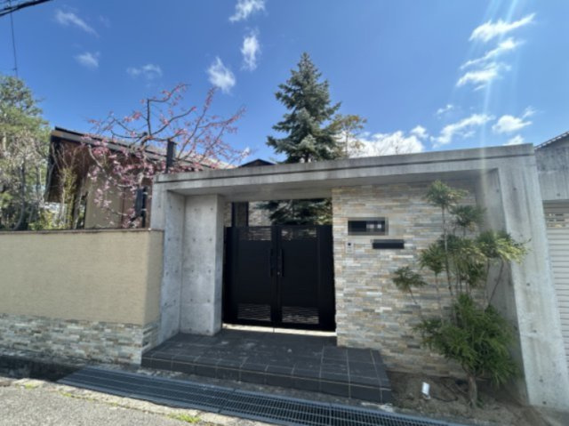 宝塚市鶴の荘　戸建　の外観