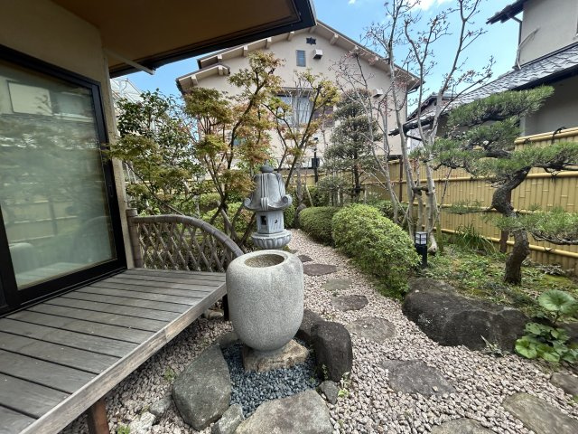 宝塚市鶴の荘　戸建　の庭