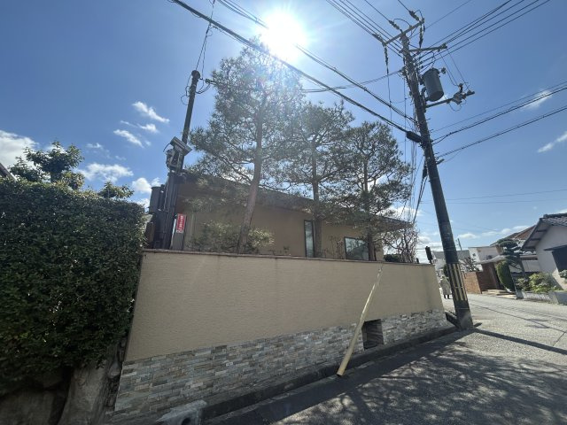 宝塚市鶴の荘　戸建　の前面道路含む現地写真