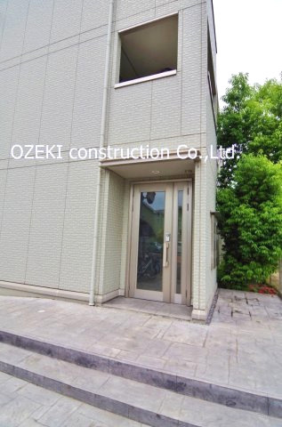 ゴールドパストラルⅢのエントランス