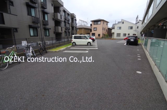 ゴールドパストラルⅢの駐車場