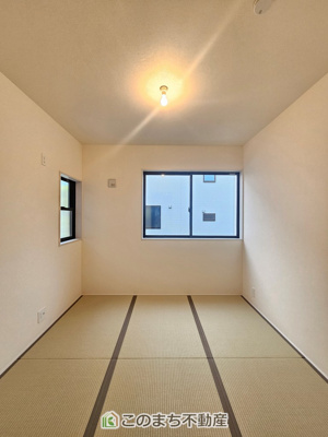 【和室】 | LiveleGarden.S下野石橋第1　4号棟 | お子様のお昼寝にも便利な和室です。大きな窓から暖かな日差しが差し込みます♪