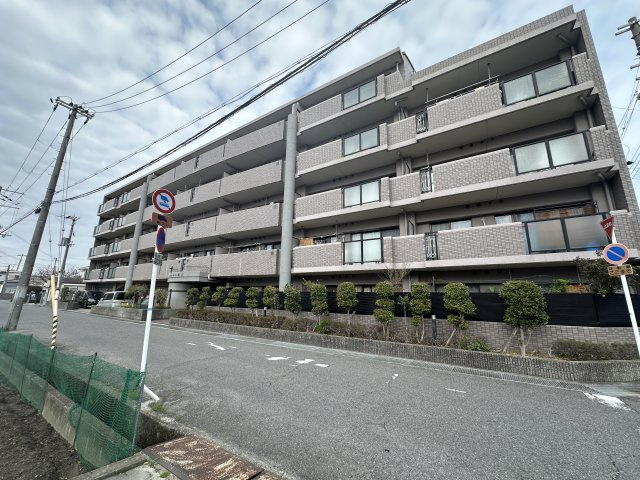 グラン・コート高石の外観