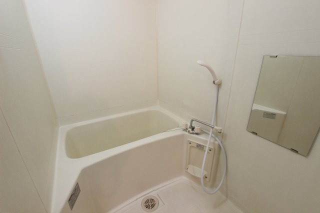 第６グランドハイツ服部の浴室|別部屋のお写真で参考写真となります。