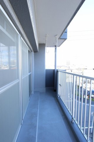 第６グランドハイツ服部のバルコニー