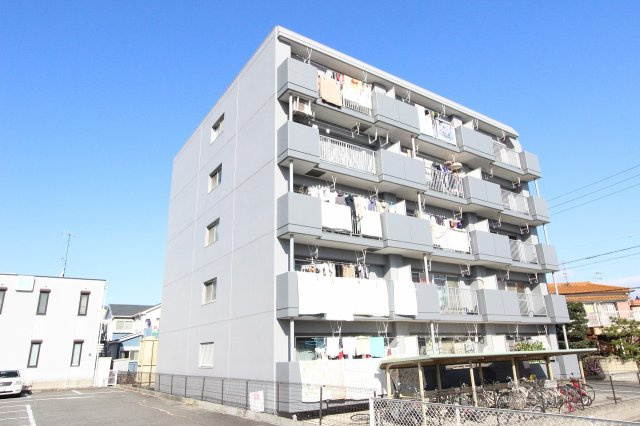 第６グランドハイツ服部の外観