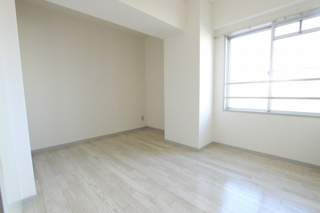 第６グランドハイツ服部の寝室