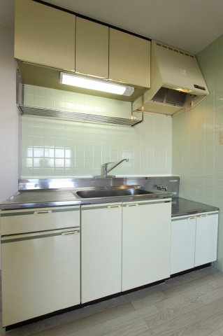 第６グランドハイツ服部のキッチン