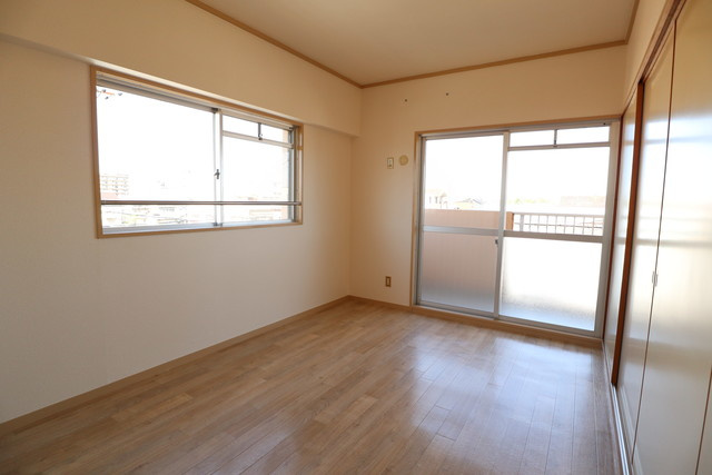 第５グランドハイツ服部の寝室