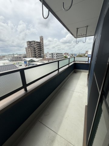 第５グランドハイツ鬼頭のバルコニー