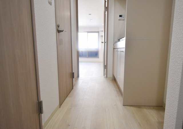 Lustore西宮北口の内装|クロスや床はパターンいろいろあります