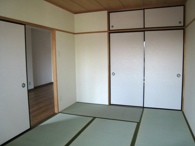 鳥山マンションⅢの和室|※別の号室の写真になります。
