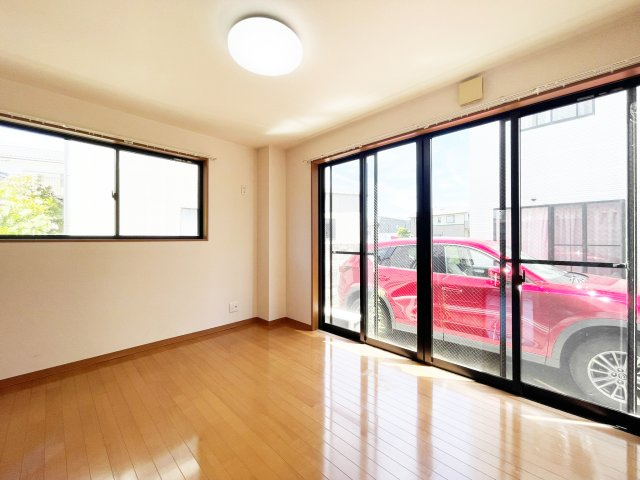 プレステージ八万Aの居間・リビング