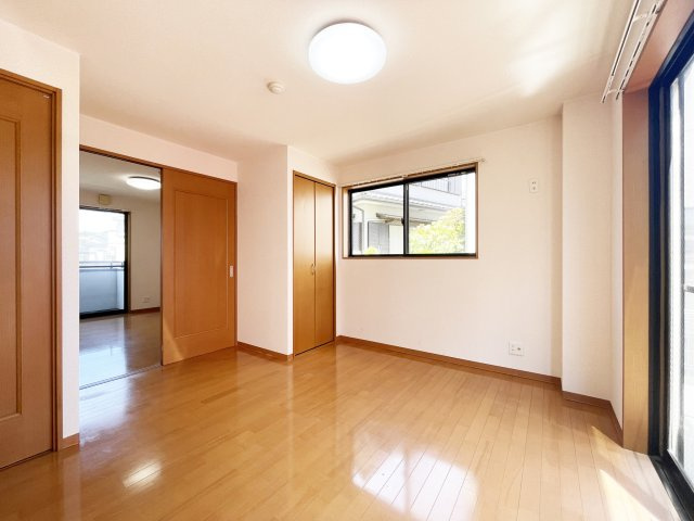 プレステージ八万Aの居間・リビング