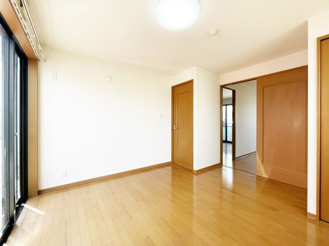 プレステージ八万Aの居間・リビング