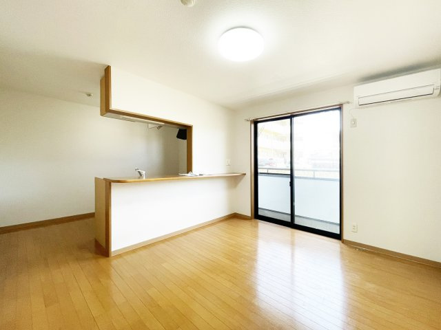 プレステージ八万Aの居間・リビング