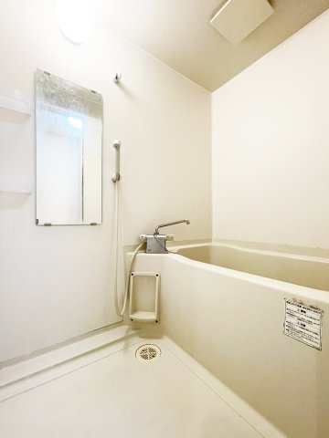 プレステージ八万Aの浴室