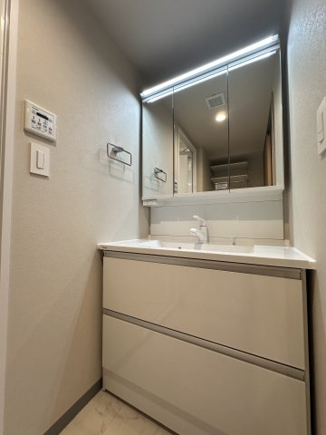 調布パーク・ホームズの独立洗面台