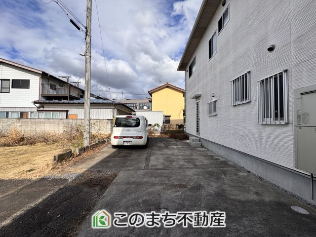 宇都宮市中久保2丁目　中古戸建の駐車場|カースペースは２～３台分ございます！