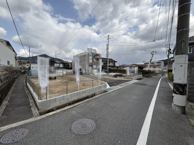 新築戸建　上安１丁目　（B/BC）の前面道路含む現地写真