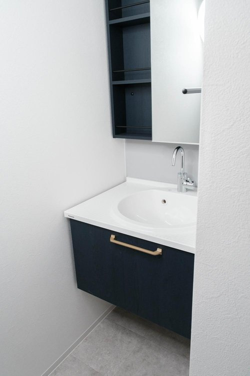 久世築山町の独立洗面台