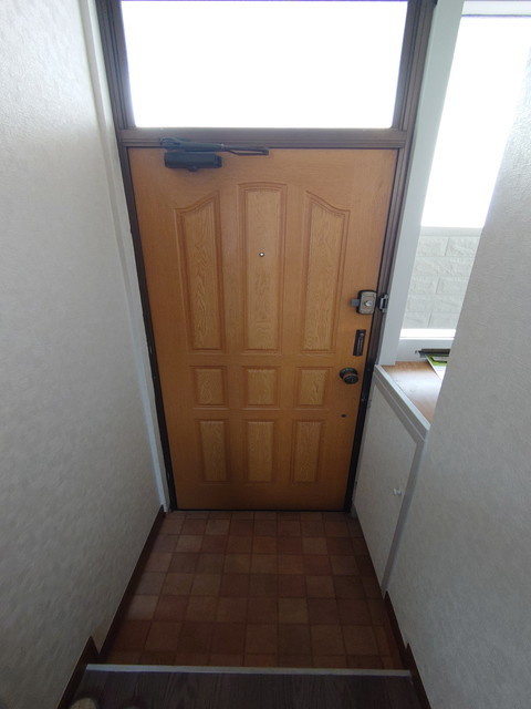 ドミール東芦屋の玄関