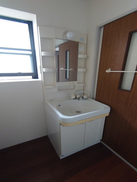 ドミール東芦屋の洗面所
