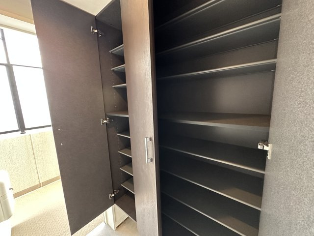 APAガーデンコート鳳西町壱番館の収納|充分な広さのシューズボックスです。