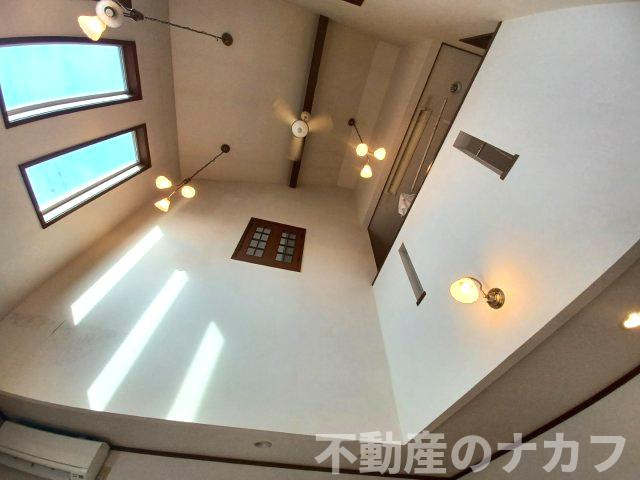 宇城市小川町江頭の中古一戸建の居間・リビング|吹抜