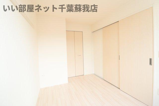 サン・ウイングＡの洋室|明るい洋室です