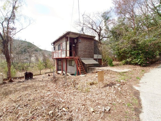 ◆敷地広めの約８７坪◆畑スペースつきの２ＬＫＫ◆２階リビング囲炉裏有り◆京丹波町中台桜梅の外観|外観