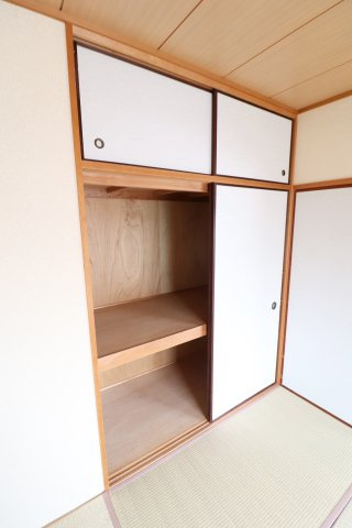 コート若園の収納