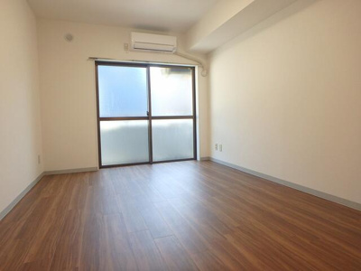 【洋室】 | エミグラント妙蓮寺 | 使いやすい居間です