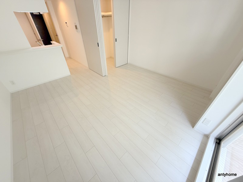 MAXIV CROS 江坂　仲介手数料の居間・リビング