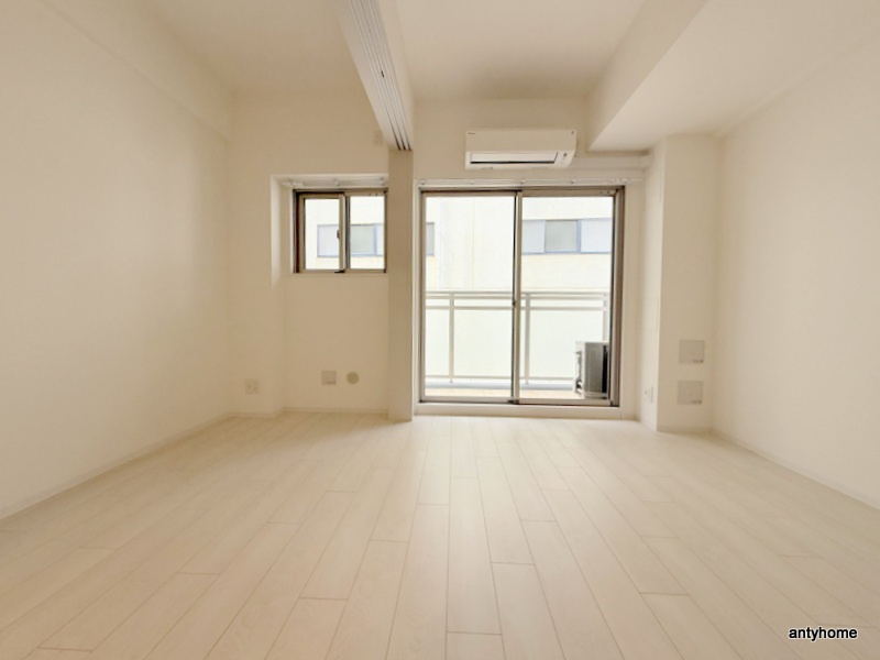 MAXIV CROS 江坂　仲介手数料の居間・リビング