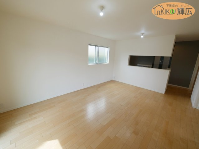 【居間・リビング】 | 姫路市飾磨区細江　中古戸建