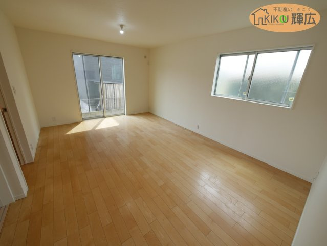 姫路市飾磨区細江　中古戸建の居間・リビング