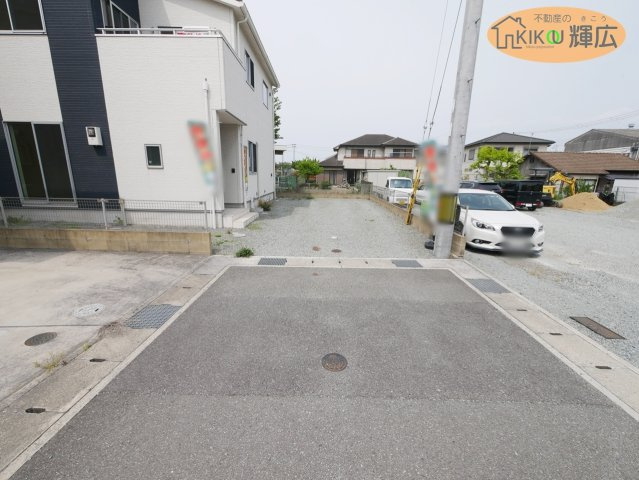姫路市飾磨区細江　中古戸建の前面道路含む現地写真
