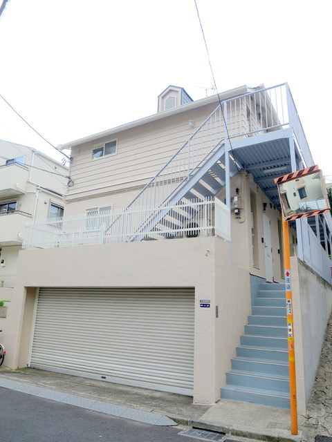 アビテ四谷のエントランス