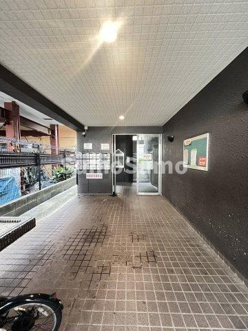 パーソナルハイツ御影Ⅱのエントランス|建物の内部です