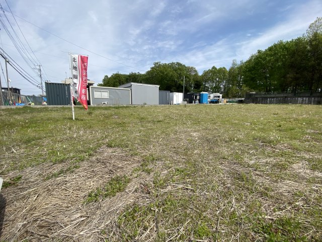 所沢市林2丁目の外観|平坦で作業や資材の整理整頓がしやすい敷地形状です。資材・重機の保管はもちろん、コンテナ設置や作業スペースなど、事業用途に合わせて幅広く活用可能です。
