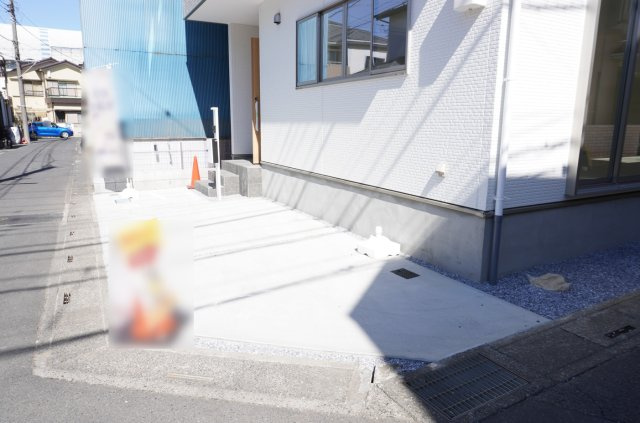 草加市旭町5丁目 新築分譲住宅の駐車場