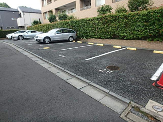 【駐車場】