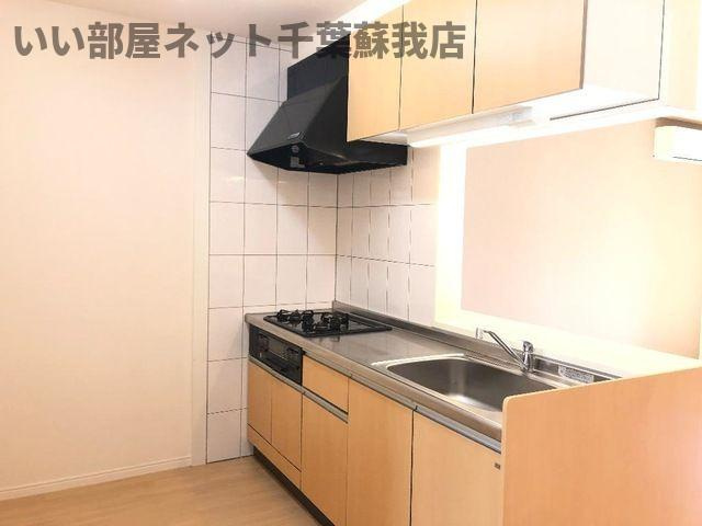 ユニヴァリィ　ミラドールＢのキッチン|コンパクトなキッチンで掃除もラクラク